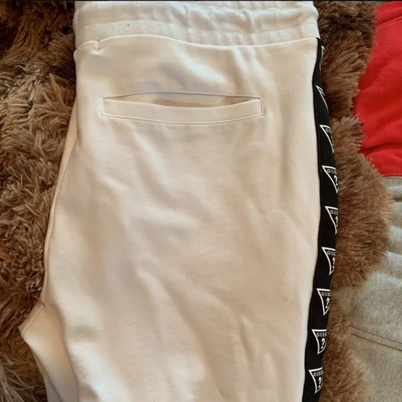 White guess pants - Picture 3 of 4